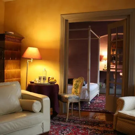 ホテル Peche De Vigne & 3*