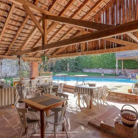فندق Hotel Peche De Vigne Restaurant & Spa 3*