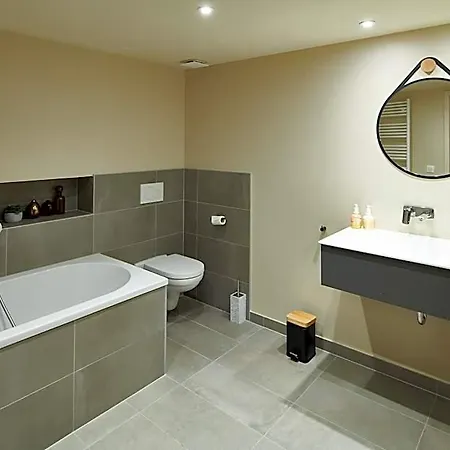 Peche De Vigne Restaurant & Hotel 3*