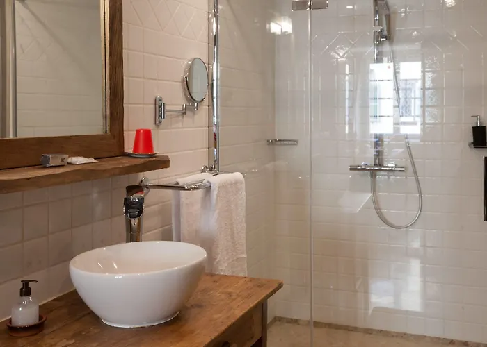 Peche De Vigne & Hotel 3*