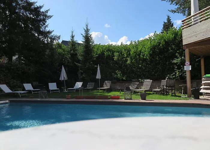 Hotel Peche De Vigne & 3*
